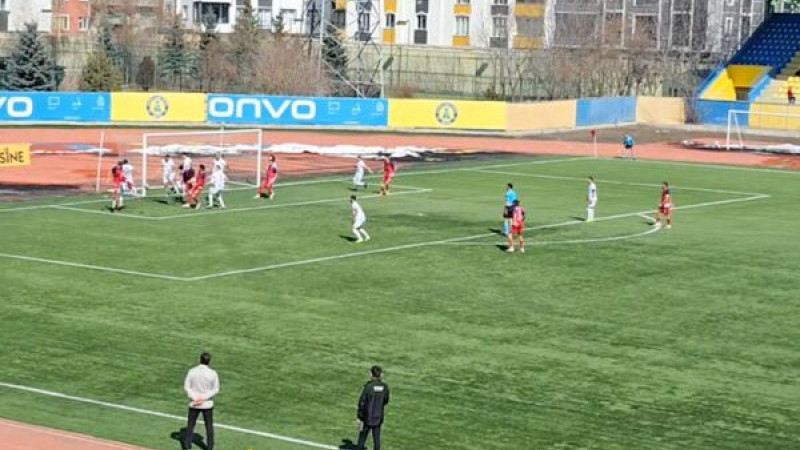 Herkes Rakibe Atar, Niğde Belediyesi Sporda Kendi Kalesine Atar